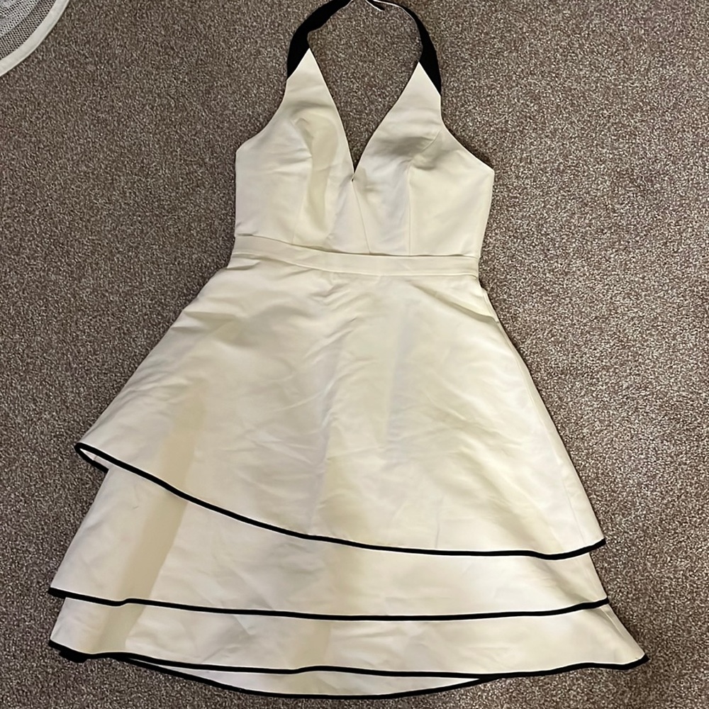 NWTs!! Halston heritage dress size 4